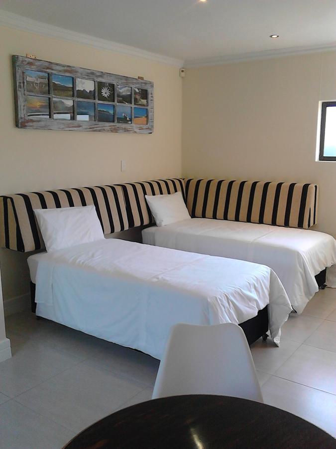 Port House Bloubergstrand Exterior foto