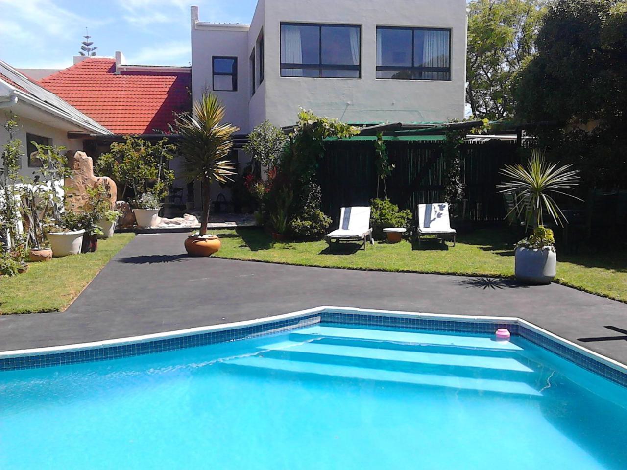 Port House Bloubergstrand Exterior foto