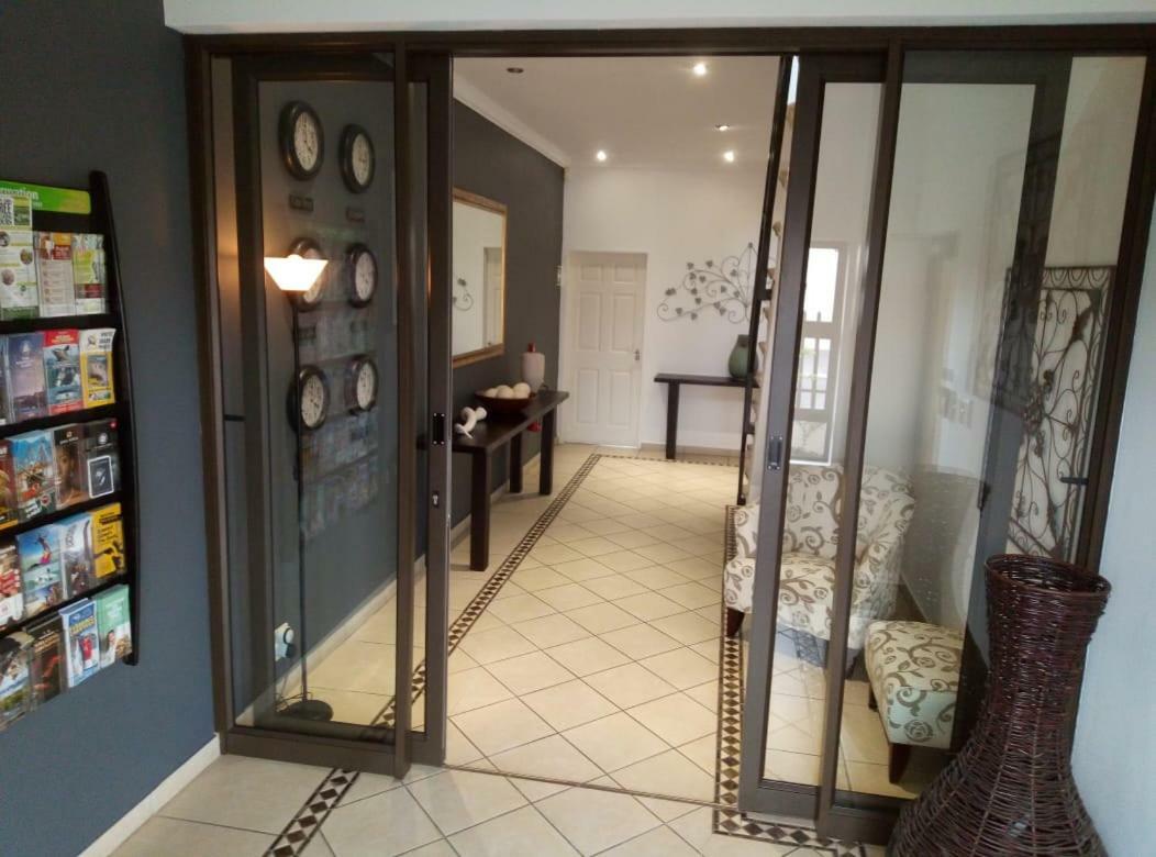 Port House Bloubergstrand Exterior foto